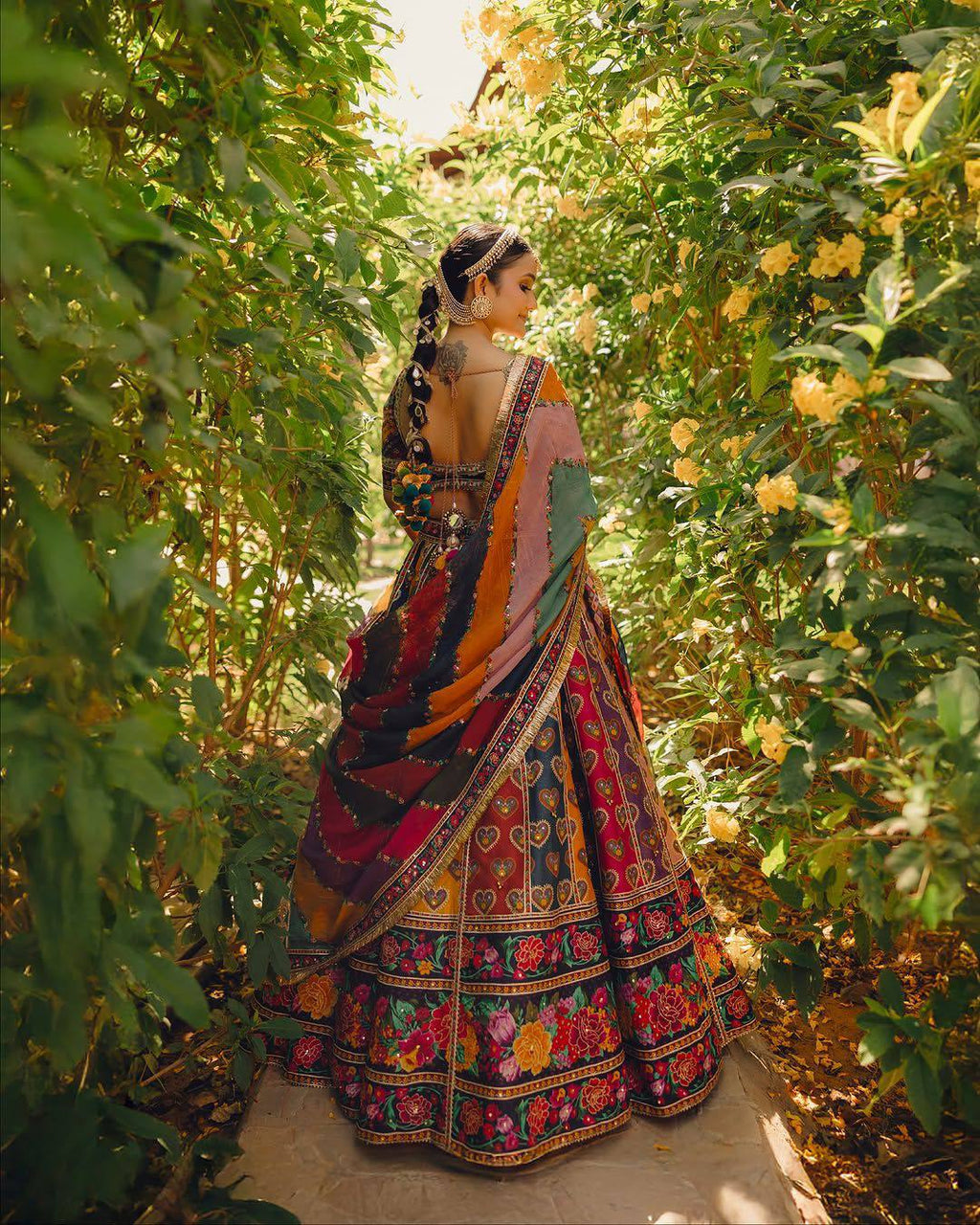 Sona Tradition Meets Glamour Desi Look Choli