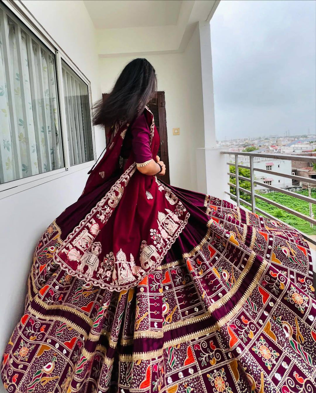 Nirza Raas Aur Rajwadi Andaaz Navratri Choli