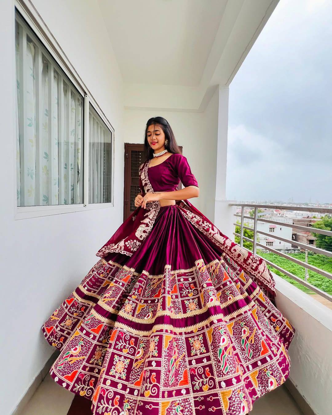 Nirza Raas Aur Rajwadi Andaaz Navratri Choli