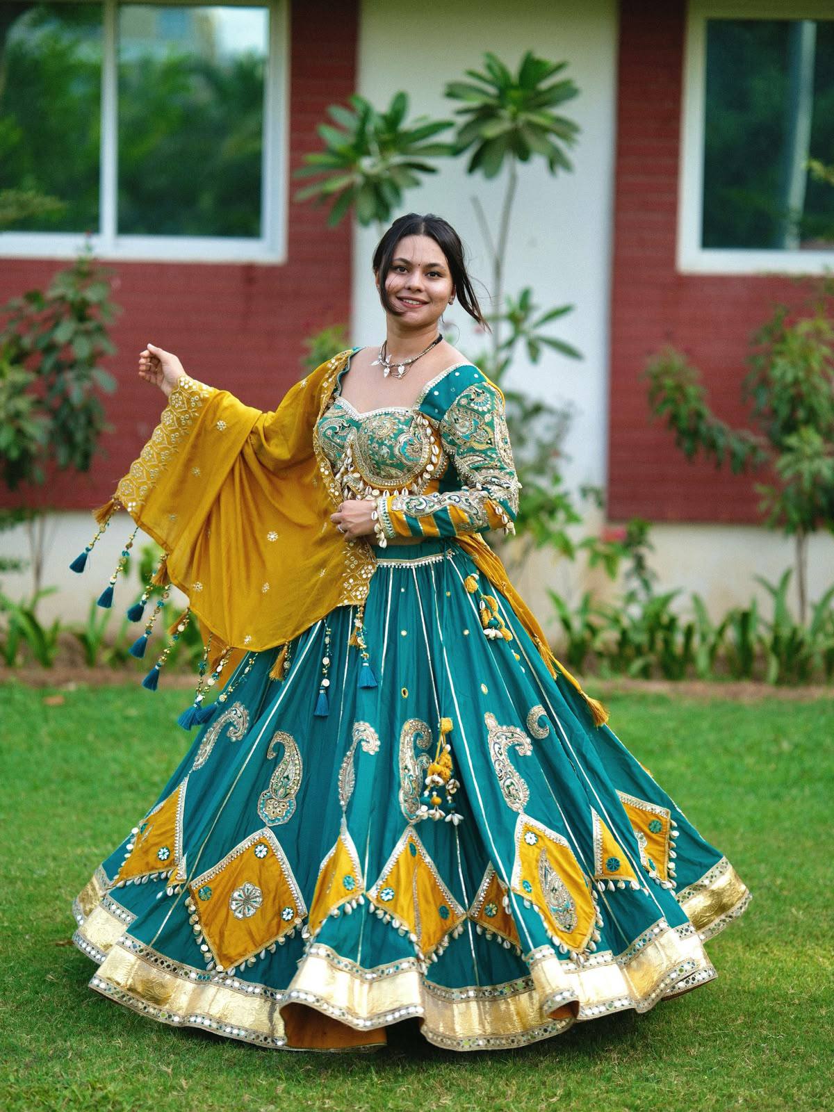 Janvi Festive Soul, Gujarati Heart Choli